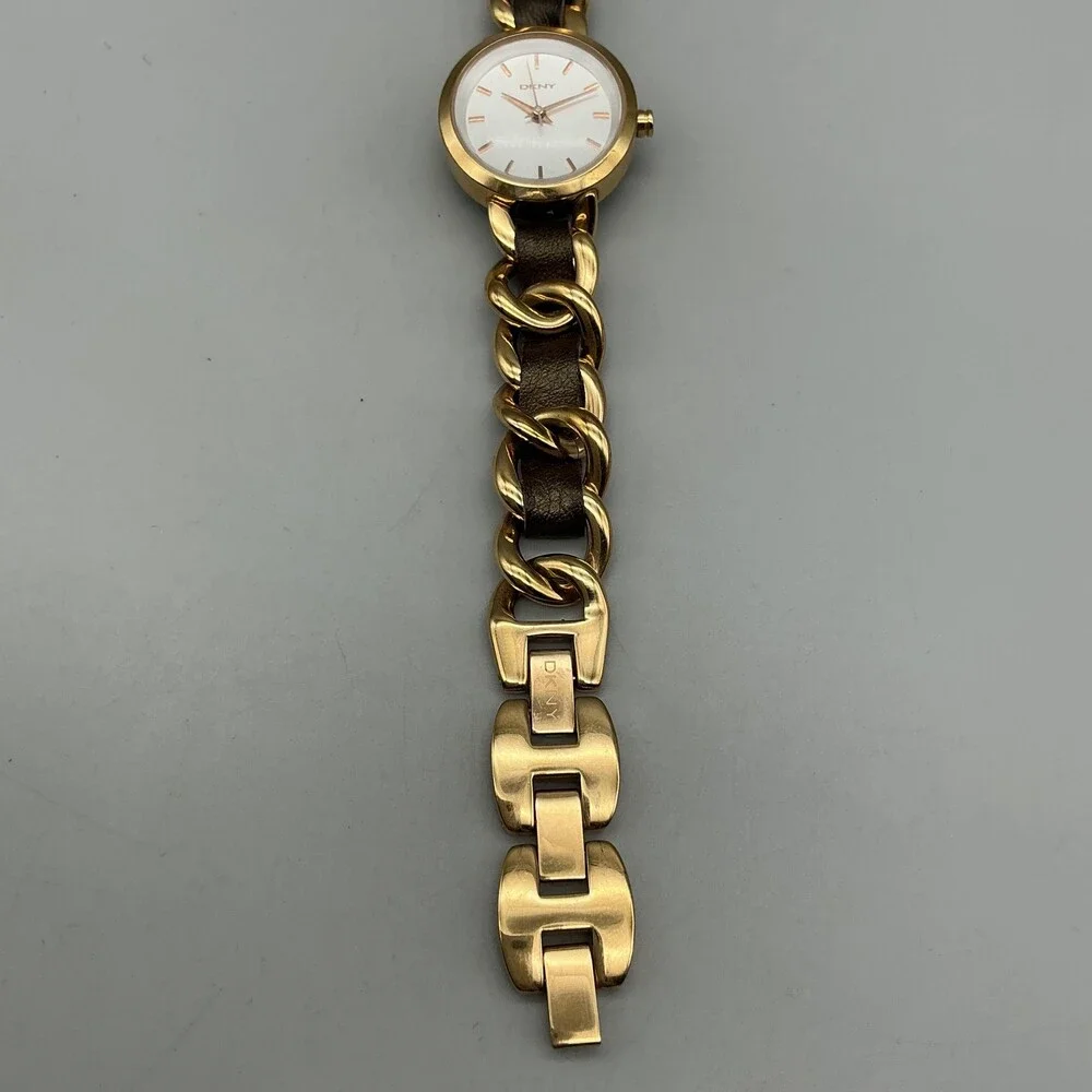 DKNY Womens Watch 26mm Gold Tone Leather Chain Bracelet New Battery 7.5